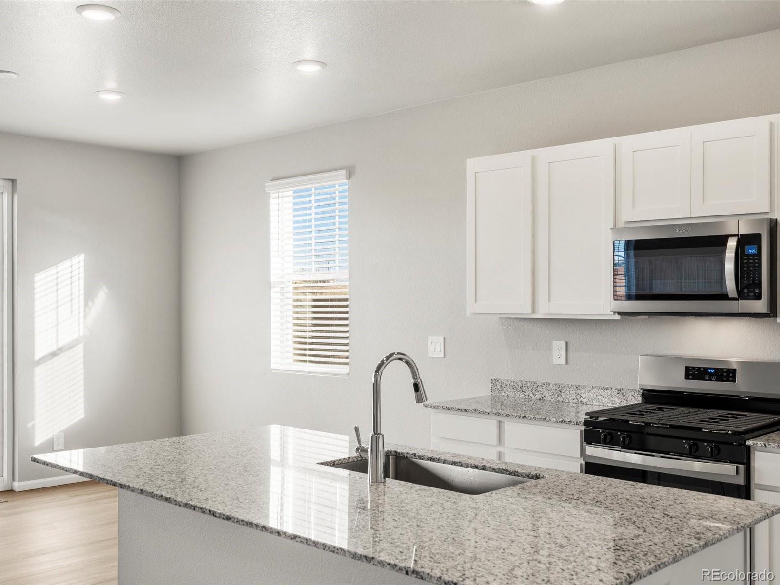 MLS Image #6 for 8910  sedalia street,commerce city, Colorado