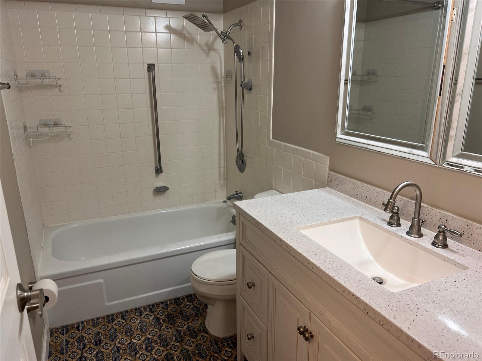 MLS Image #19 for 660 s alton way 4a,denver, Colorado