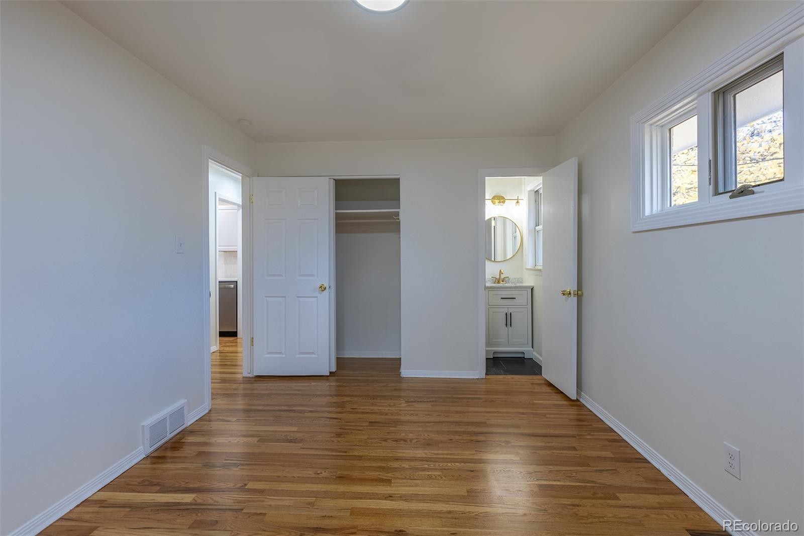 MLS Image #22 for 2820 s ivanhoe street,denver, Colorado