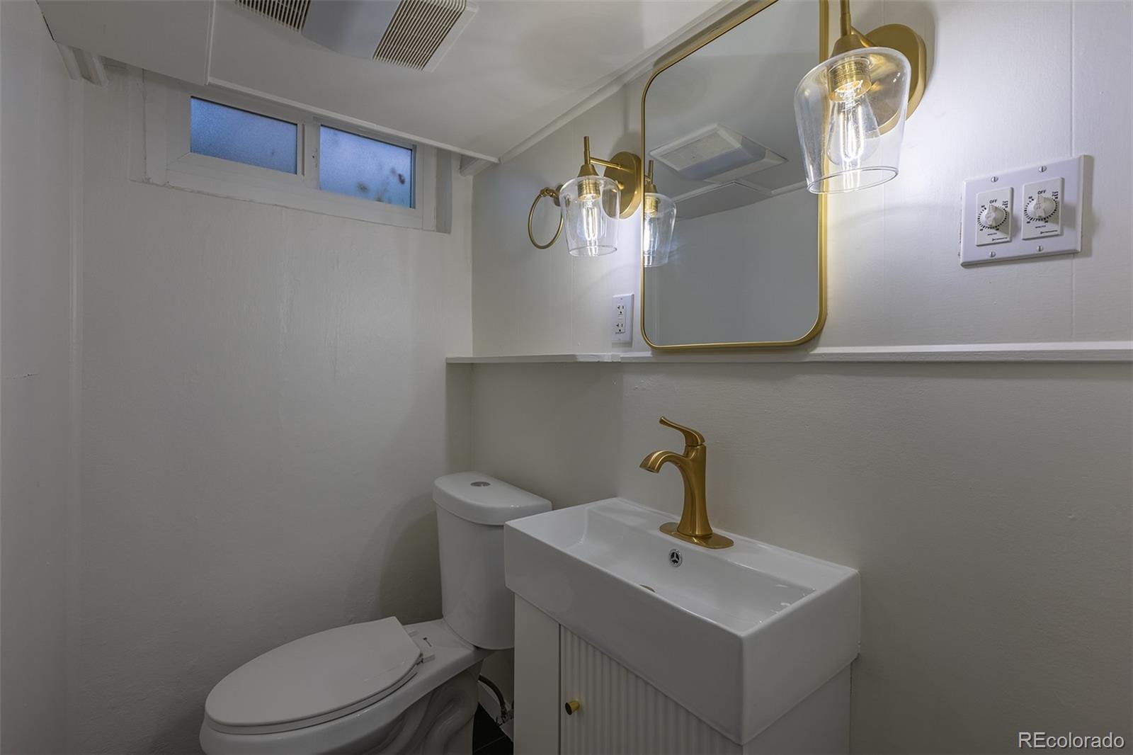 MLS Image #33 for 2820 s ivanhoe street,denver, Colorado