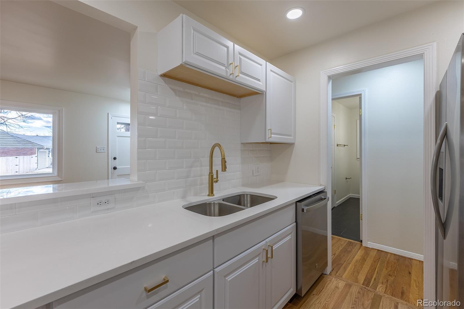MLS Image #6 for 2820 s ivanhoe street,denver, Colorado