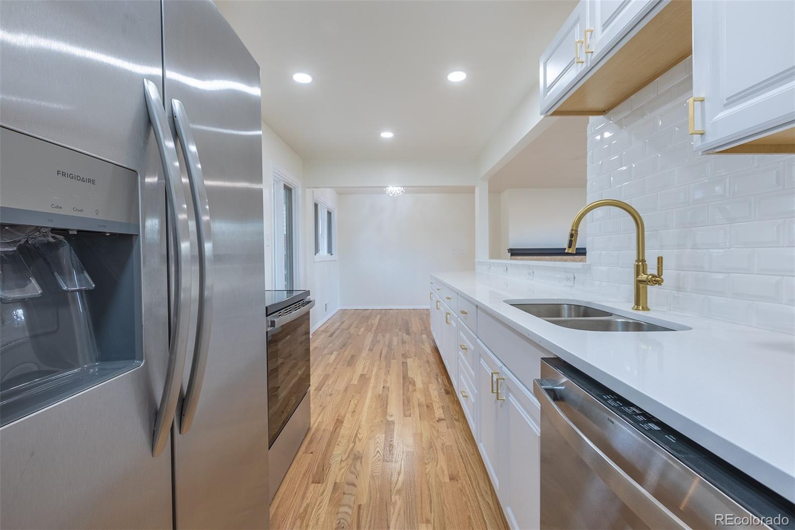 MLS Image #9 for 2820 s ivanhoe street,denver, Colorado