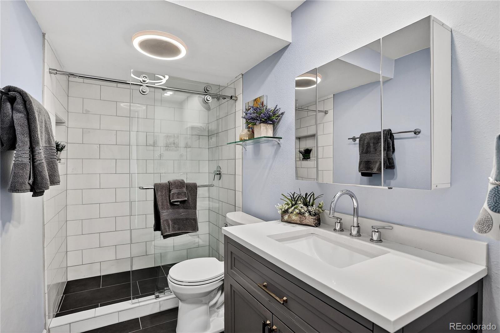 MLS Image #11 for 2  adams street 1401,denver, Colorado