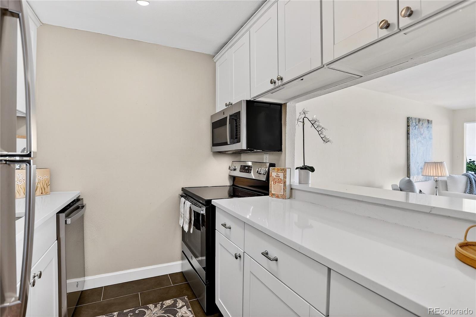 MLS Image #5 for 2  adams street 1401,denver, Colorado