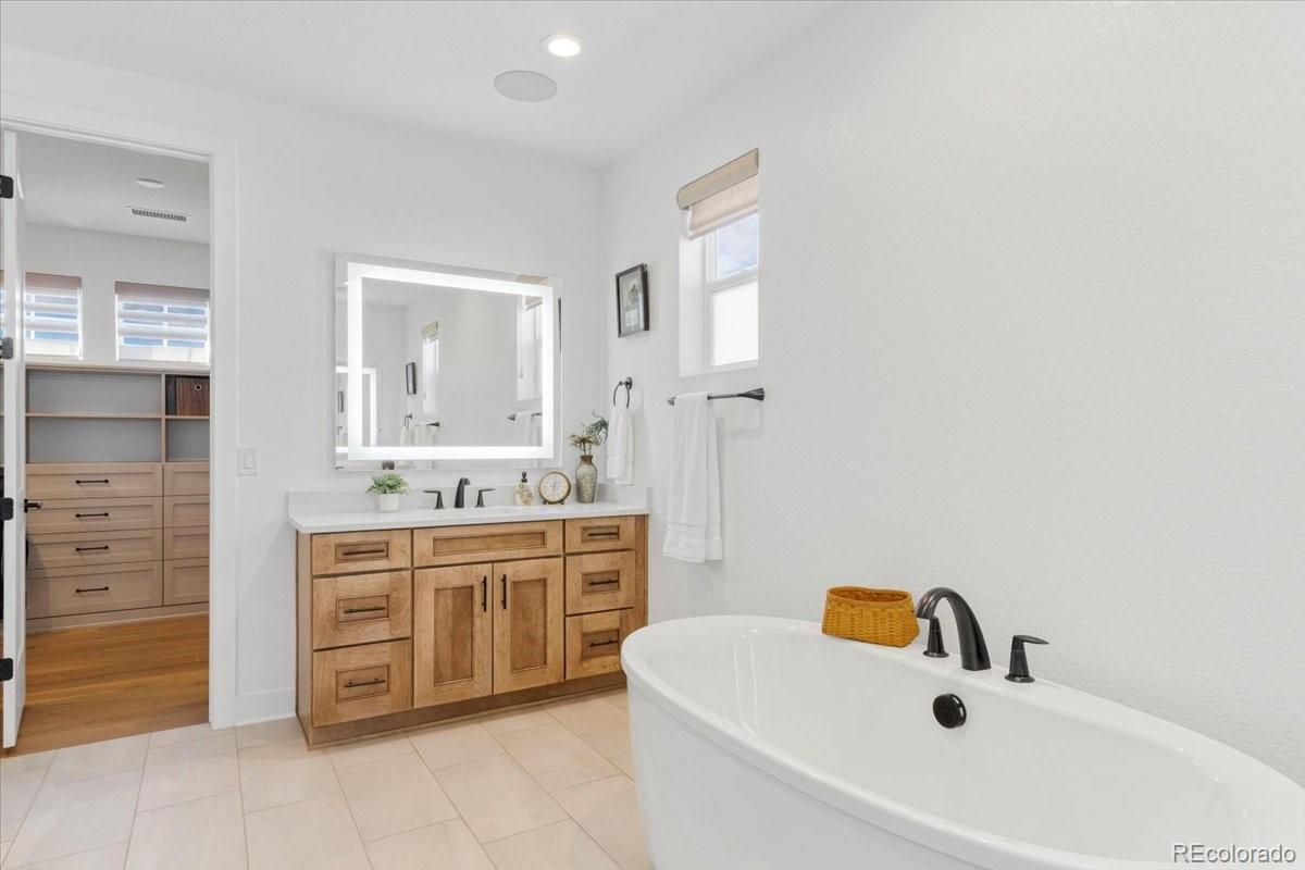 MLS Image #22 for 6742 s waterloo court,aurora, Colorado
