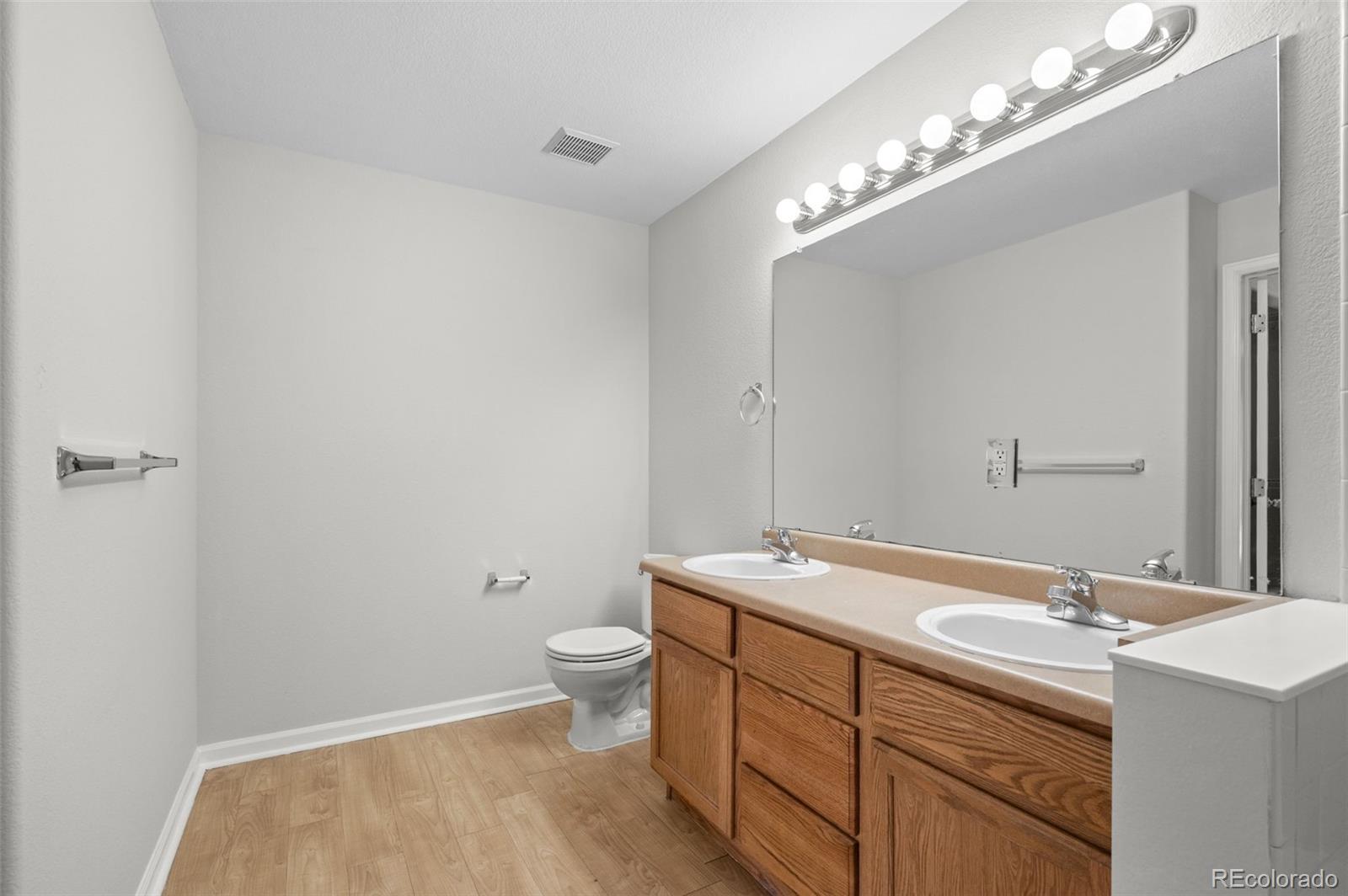 MLS Image #28 for 5800  tower road,denver, Colorado