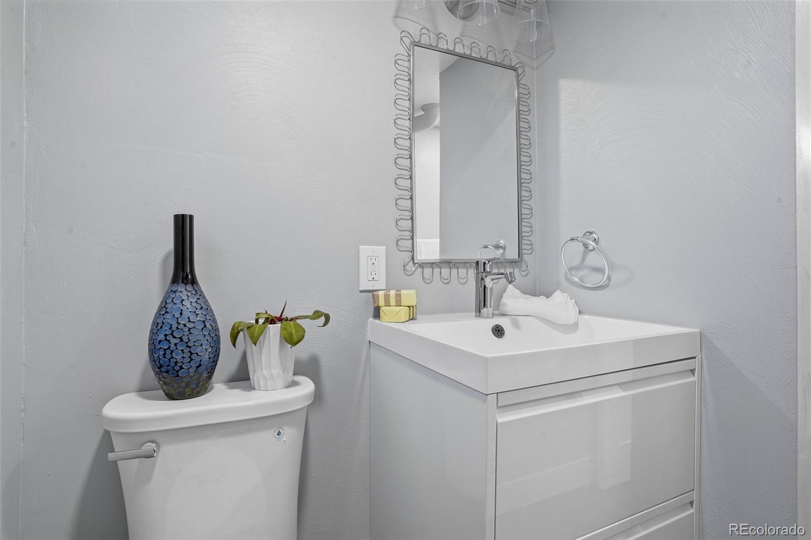 MLS Image #19 for 4200 s bannock street,englewood, Colorado