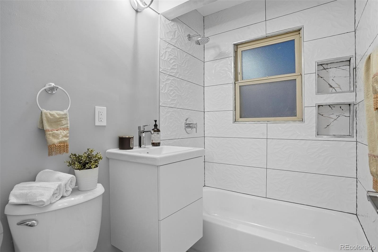 MLS Image #23 for 4200 s bannock street,englewood, Colorado