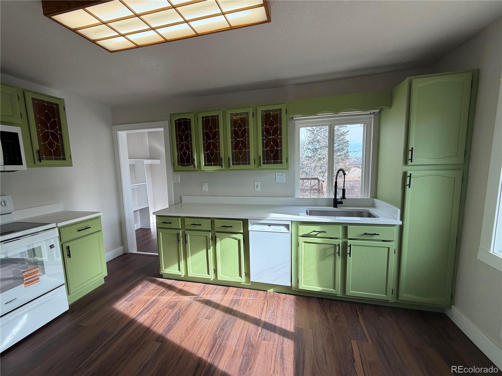 MLS Image #11 for 3330 s bryant street,englewood, Colorado
