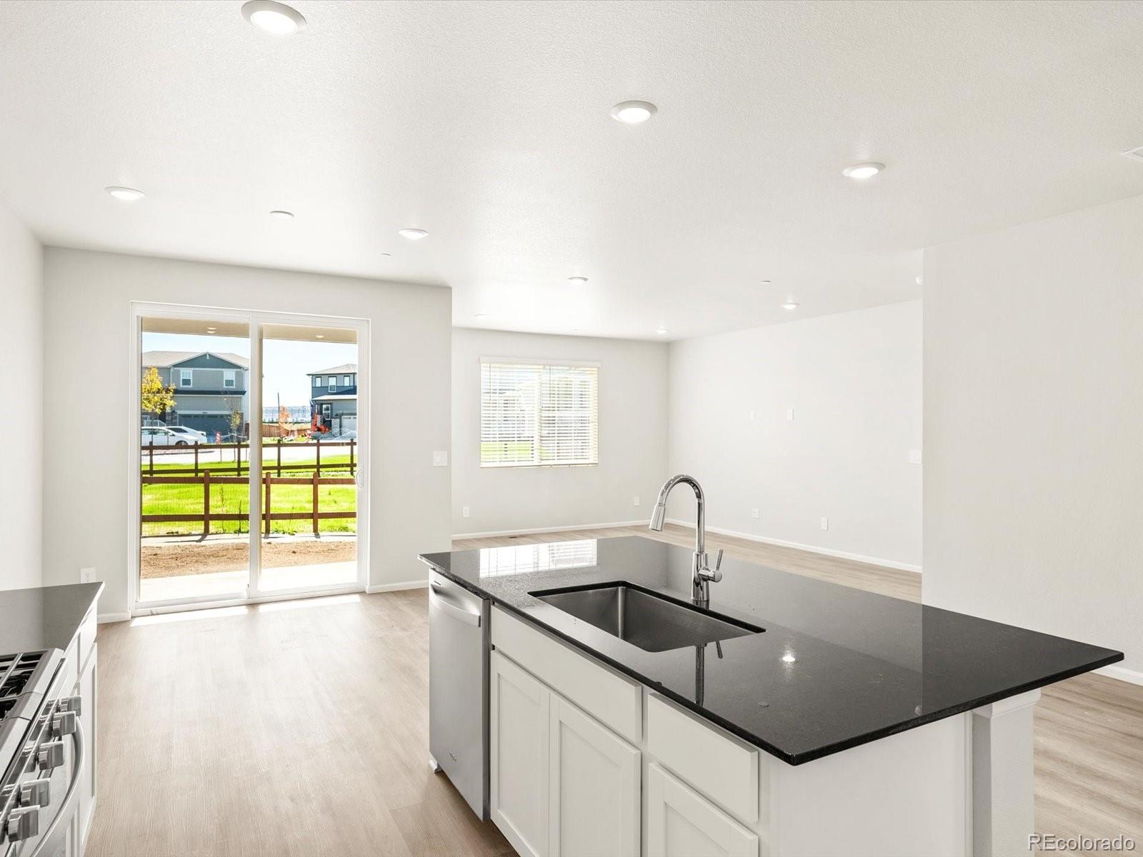 MLS Image #11 for 17590 e 88th place,commerce city, Colorado