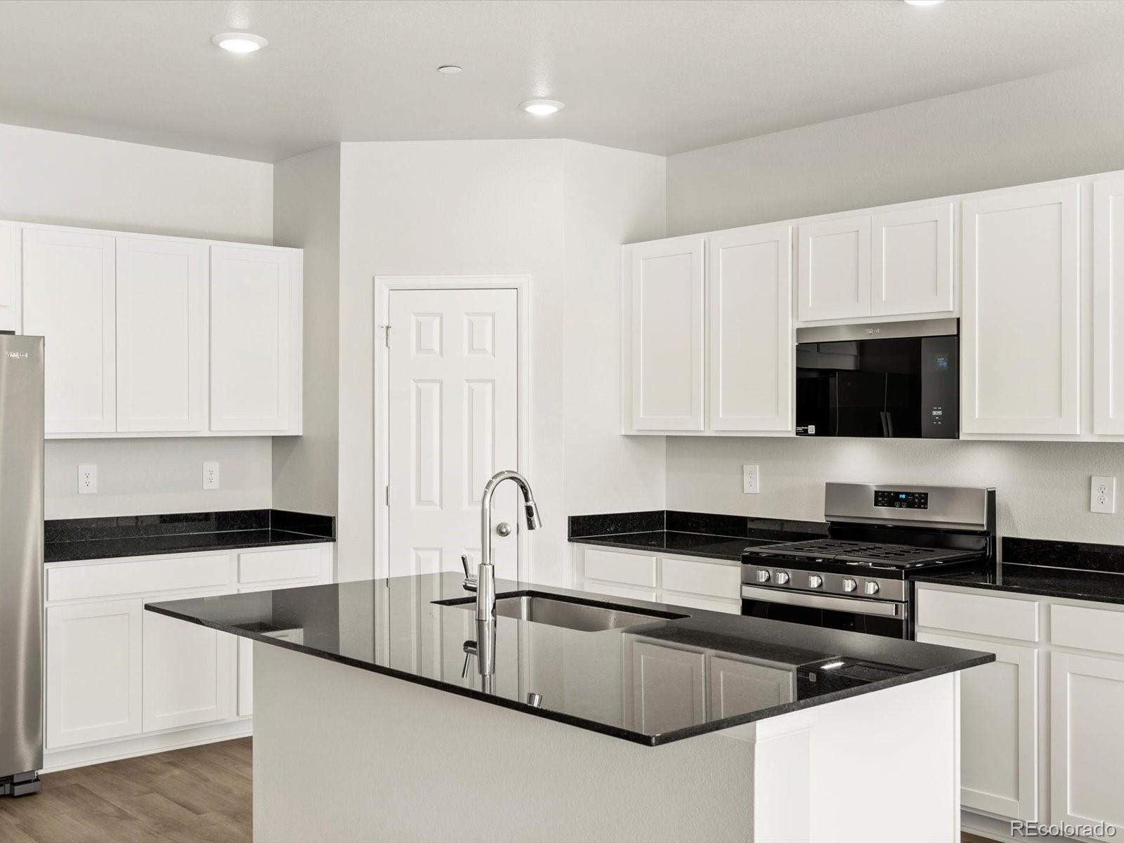 MLS Image #9 for 17590 e 88th place,commerce city, Colorado