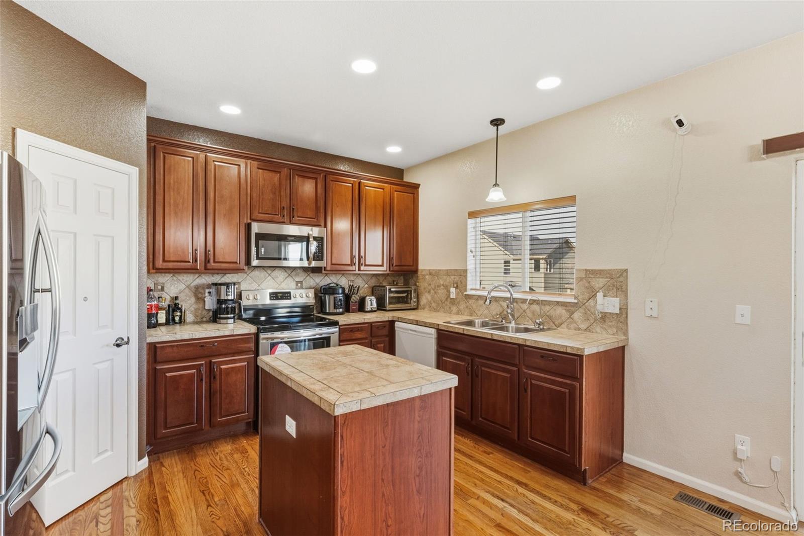 MLS Image #6 for 8487  meadowcrest drive,fountain, Colorado