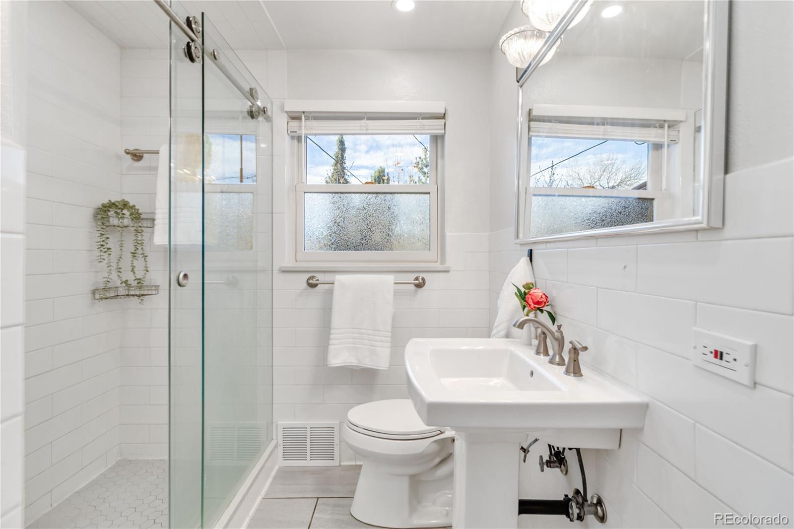 MLS Image #13 for 1385 n fairfax street,denver, Colorado
