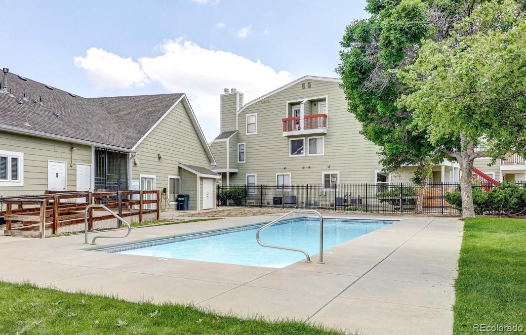 MLS Image #11 for 972 s dearborn way 17,aurora, Colorado
