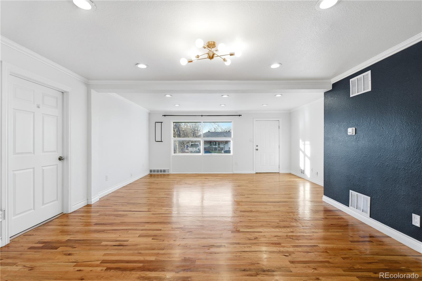 MLS Image #4 for 860  lansing street,aurora, Colorado