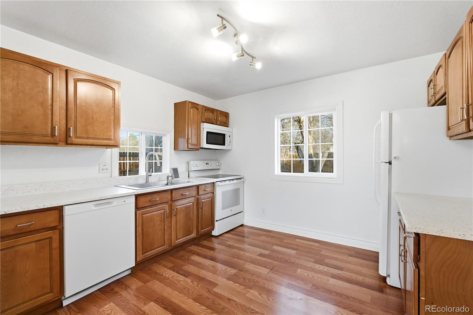 MLS Image #7 for 860  lansing street,aurora, Colorado