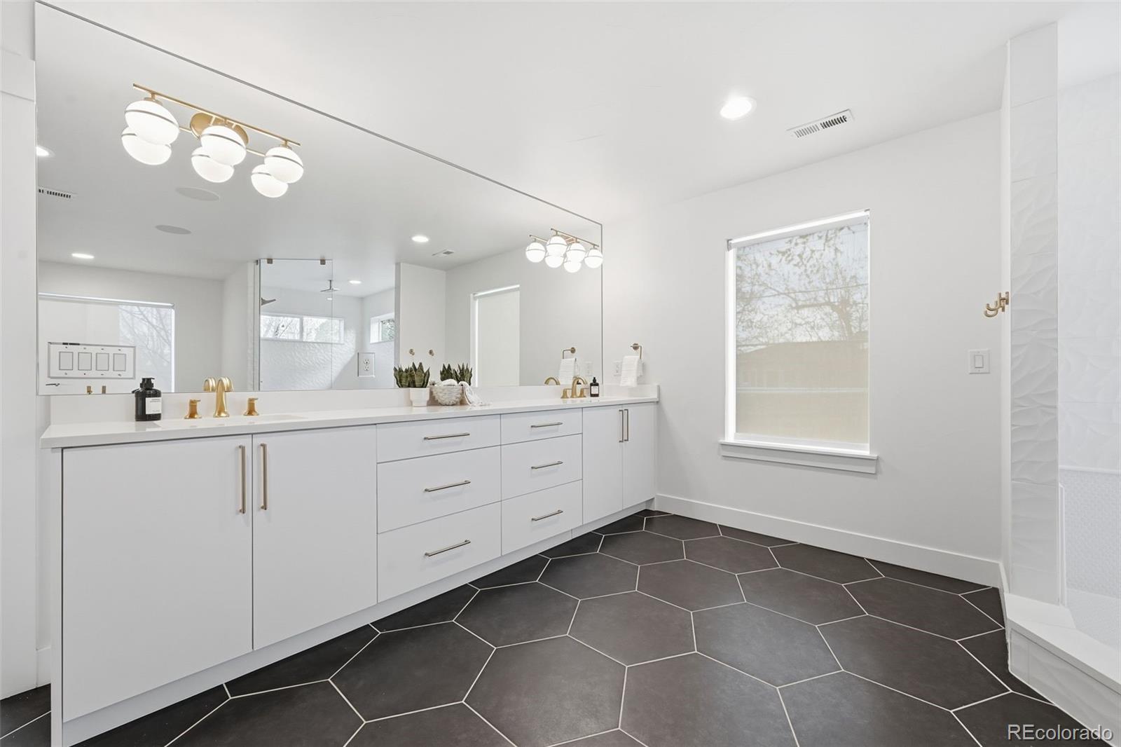 MLS Image #37 for 2757 s steele street,denver, Colorado
