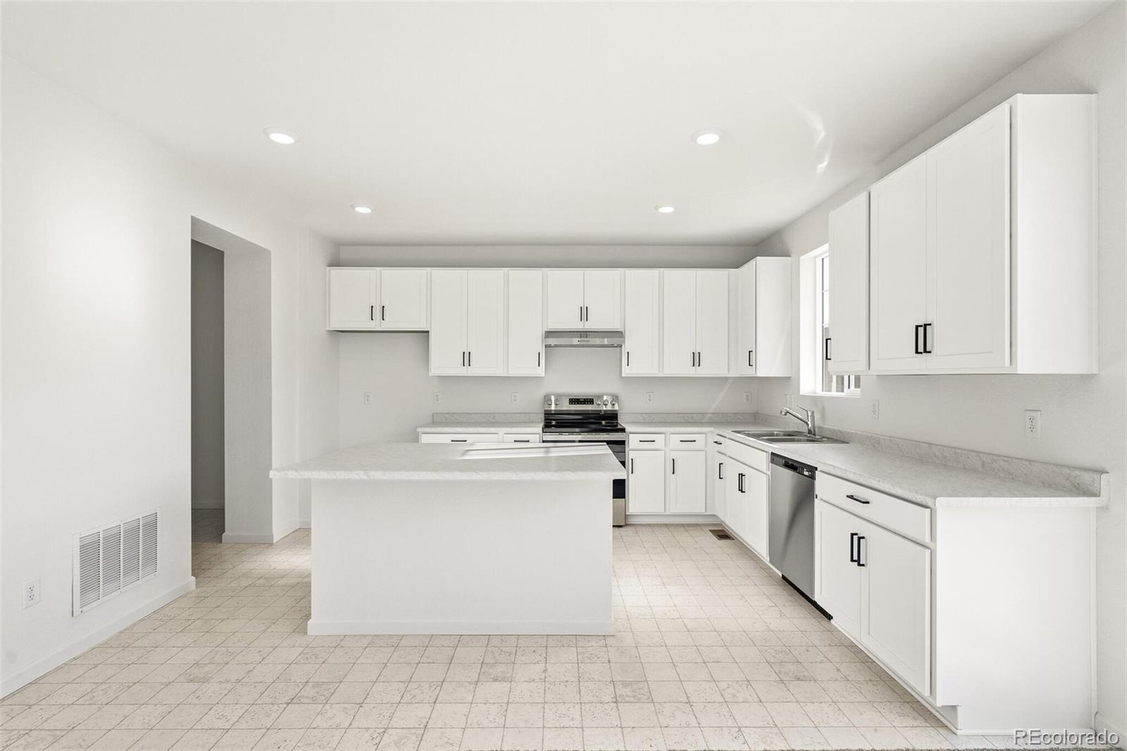 MLS Image #10 for 1596  orchard street,brighton, Colorado