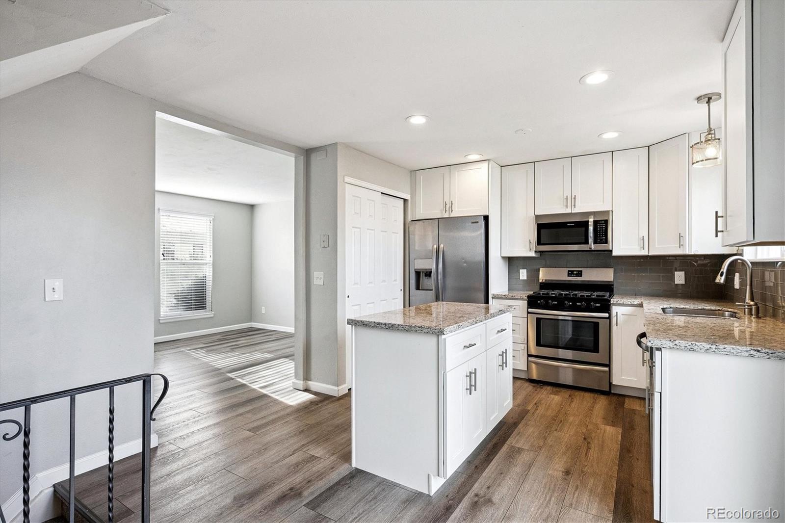 MLS Image #13 for 15067  andrews drive,denver, Colorado