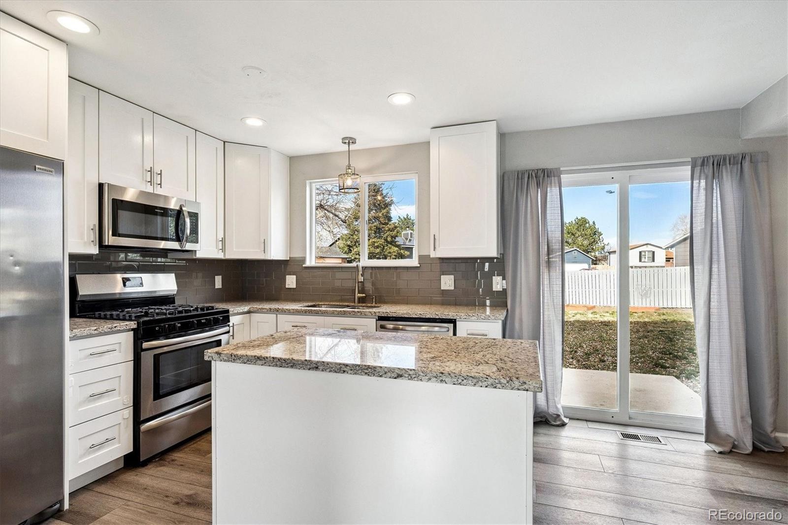 MLS Image #7 for 15067  andrews drive,denver, Colorado