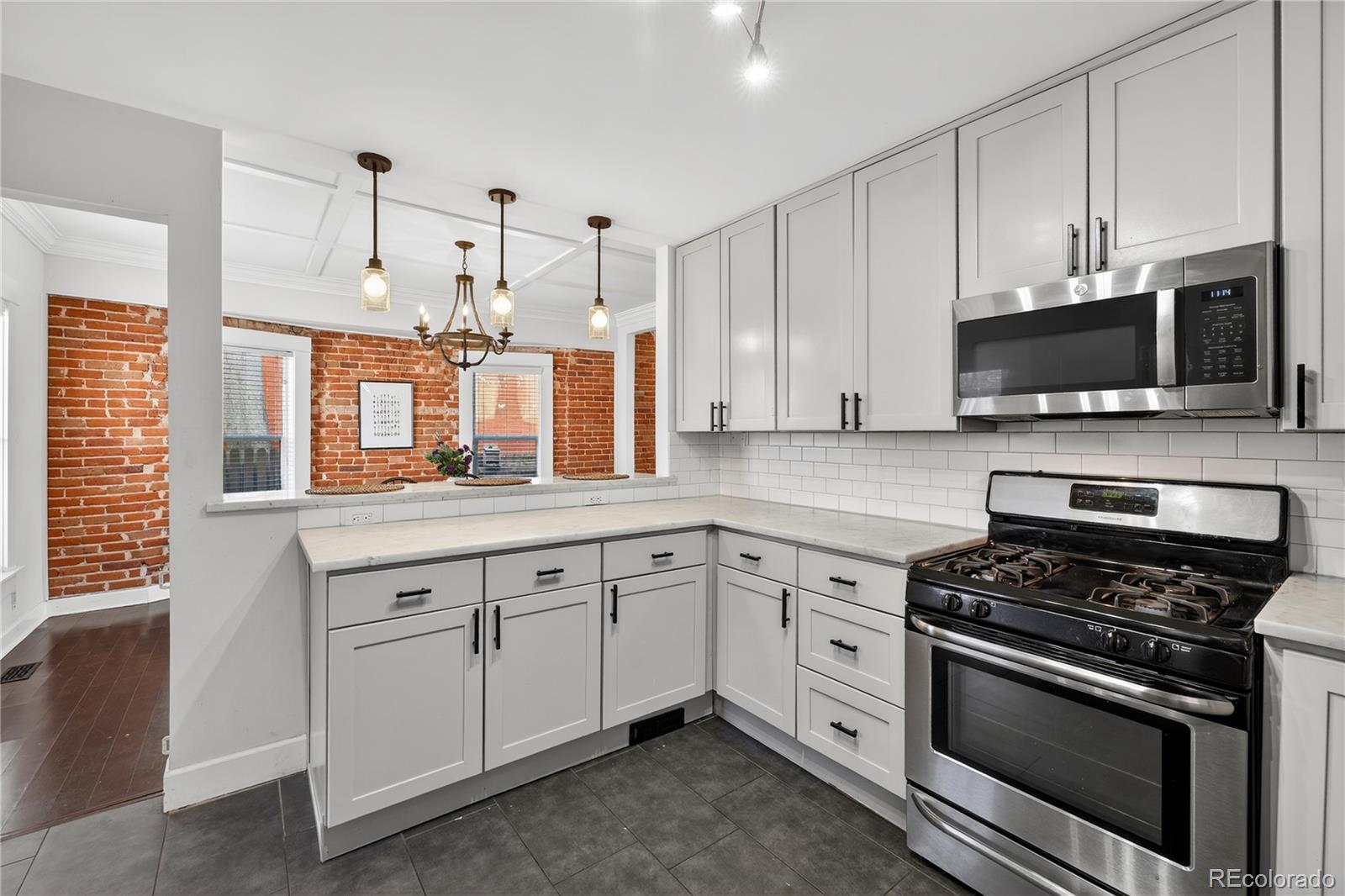 MLS Image #14 for 426 s lincoln street,denver, Colorado