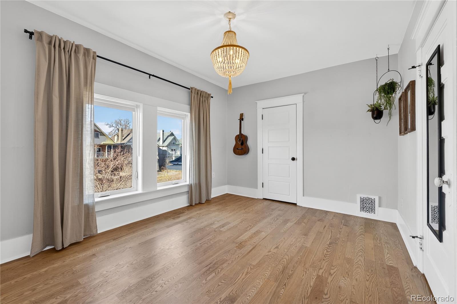 MLS Image #21 for 426 s lincoln street,denver, Colorado