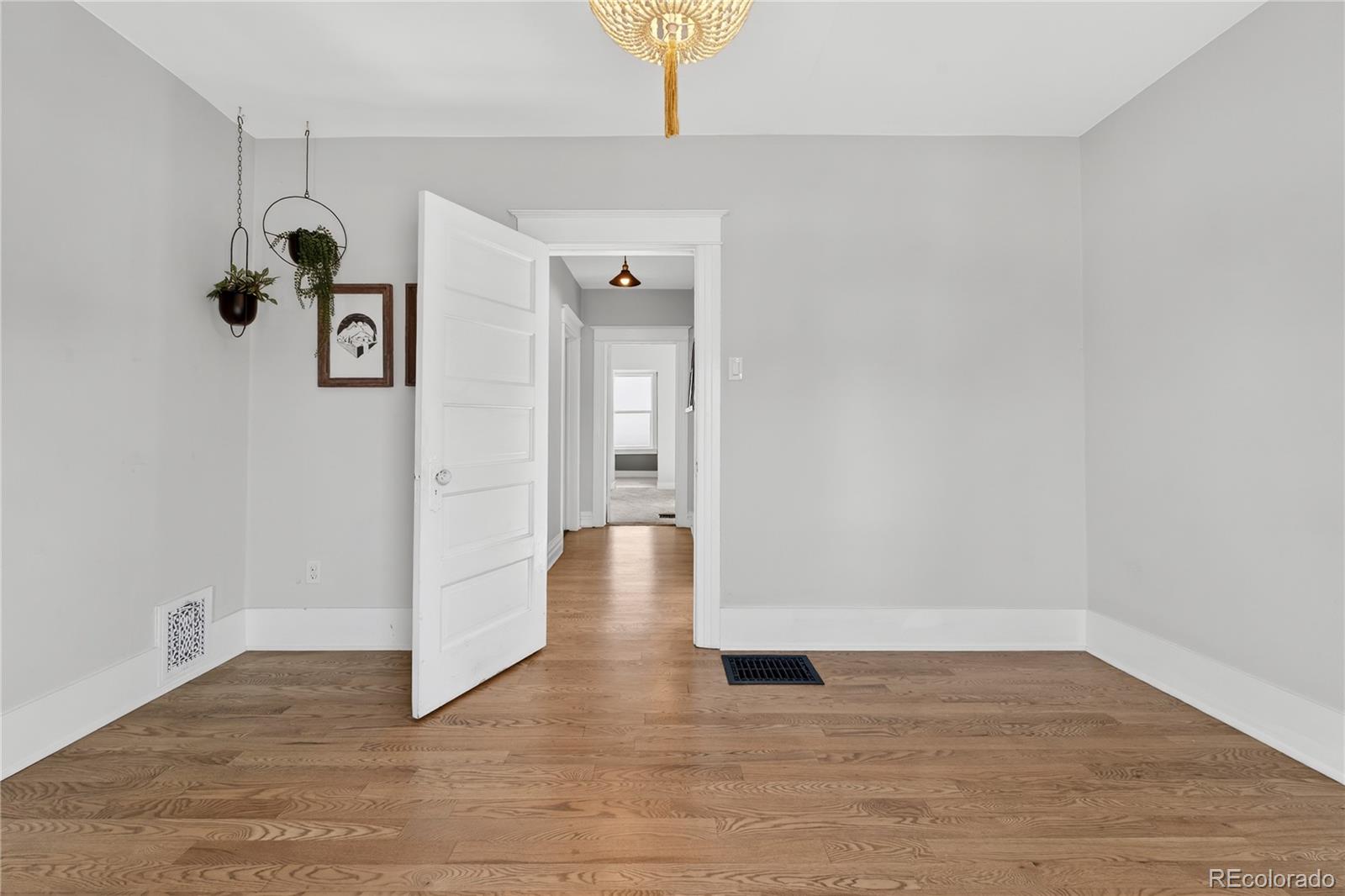 MLS Image #22 for 426 s lincoln street,denver, Colorado