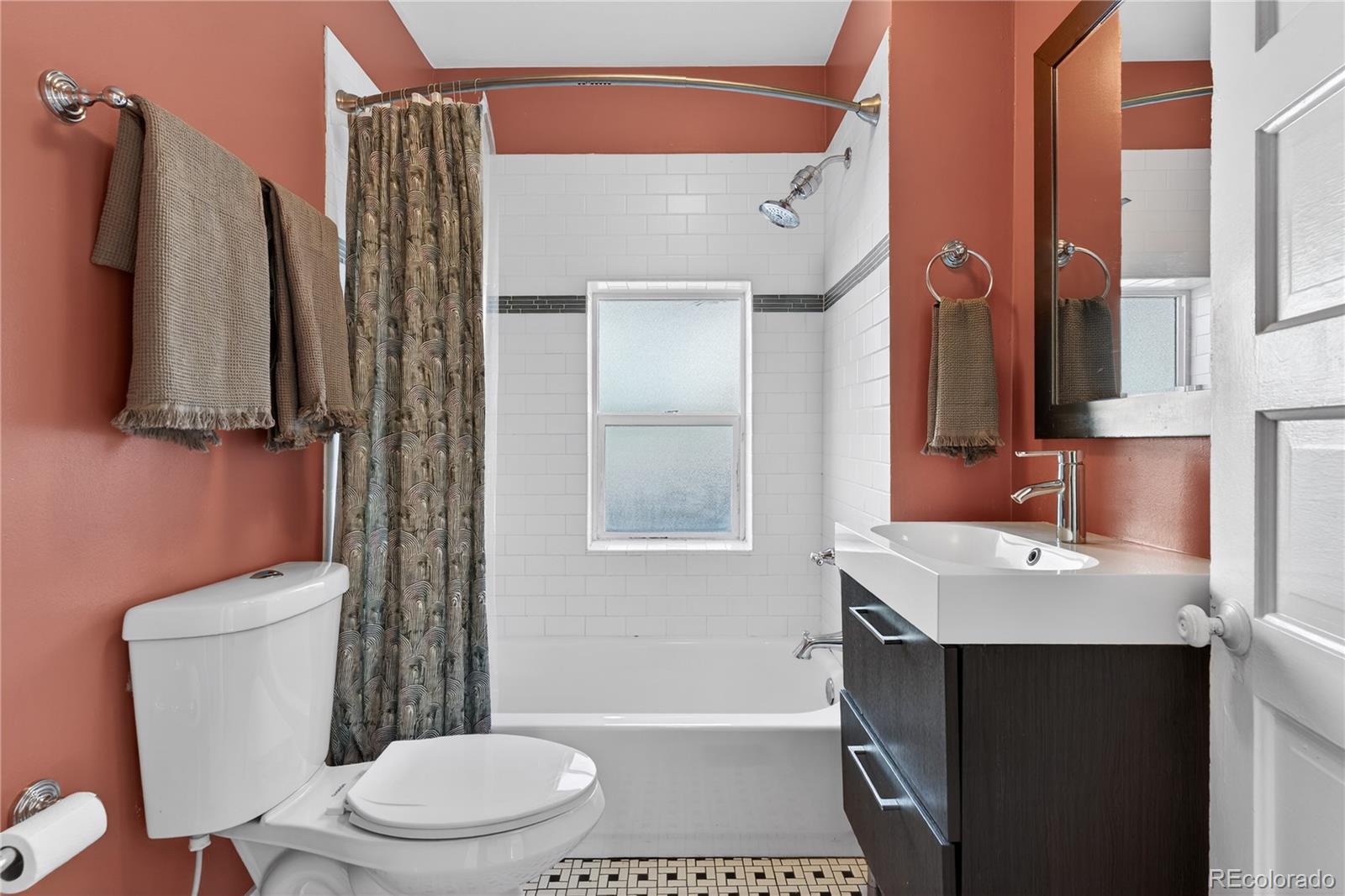 MLS Image #25 for 426 s lincoln street,denver, Colorado