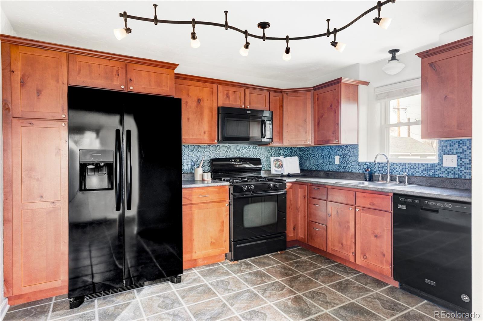 MLS Image #9 for 394 s perry street,denver, Colorado