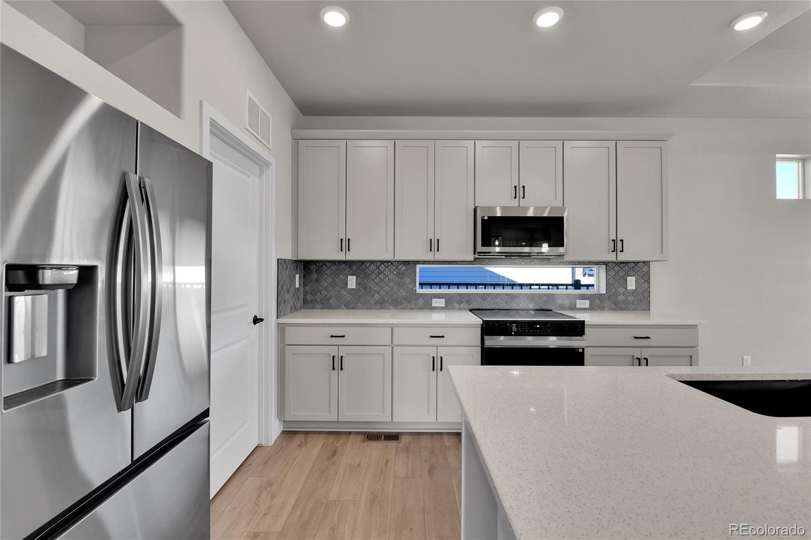 MLS Image #3 for 4924 n picadilly court,aurora, Colorado