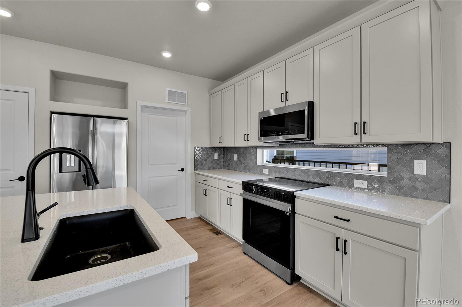 MLS Image #4 for 4924 n picadilly court,aurora, Colorado