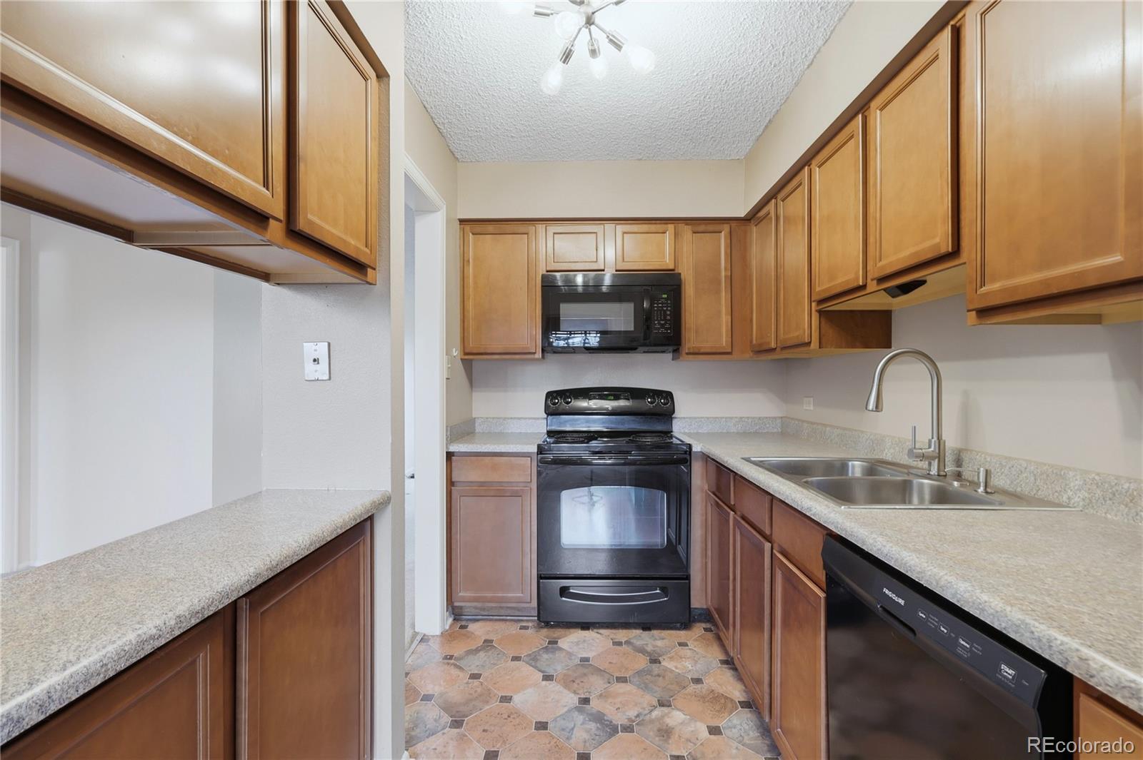 MLS Image #7 for 7110 s gaylord street j-2,centennial, Colorado