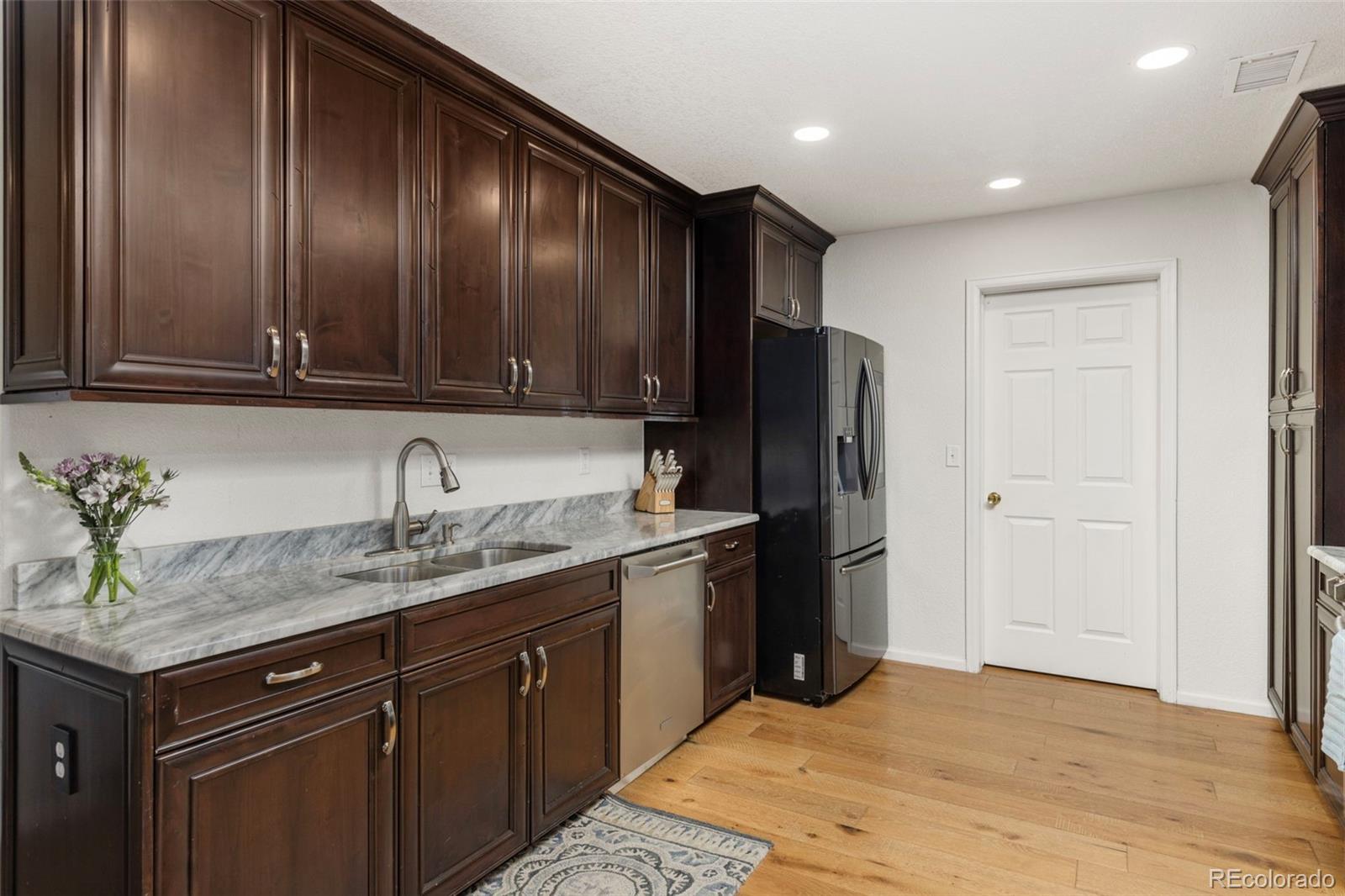 MLS Image #11 for 18869 e 52nd avenue,denver, Colorado