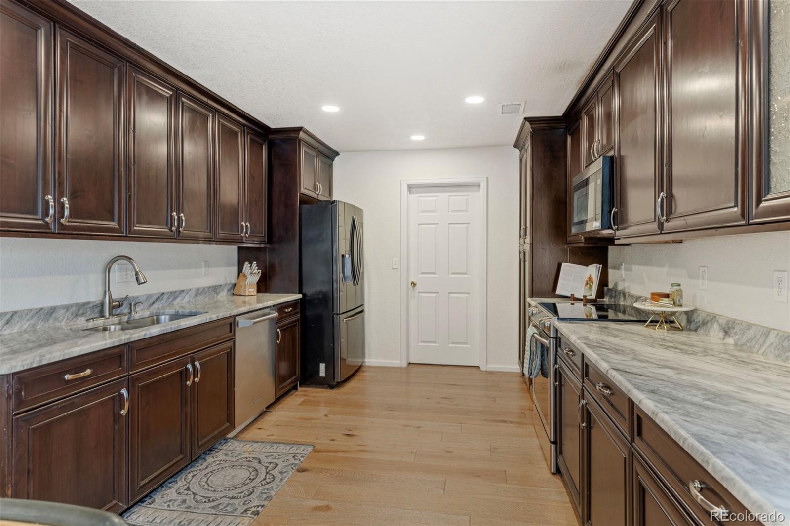 MLS Image #9 for 18869 e 52nd avenue,denver, Colorado