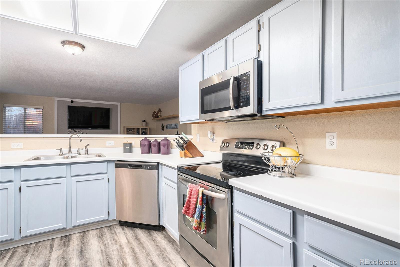 MLS Image #5 for 12152  forest way,thornton, Colorado