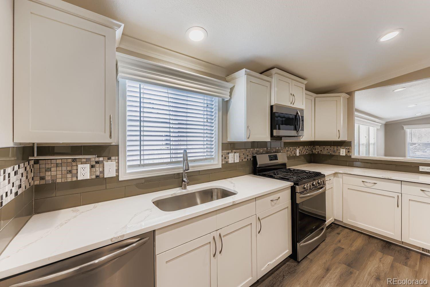 MLS Image #4 for 8048 n jasmine street,dupont, Colorado