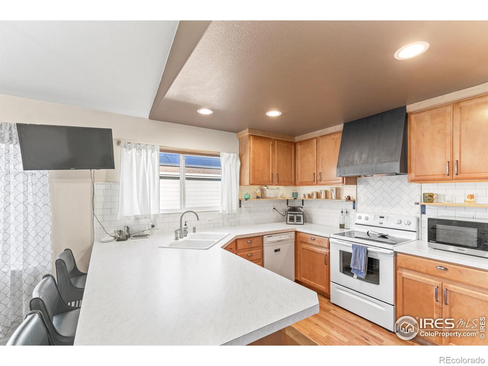 MLS Image #9 for 206  windflower way,severance, Colorado