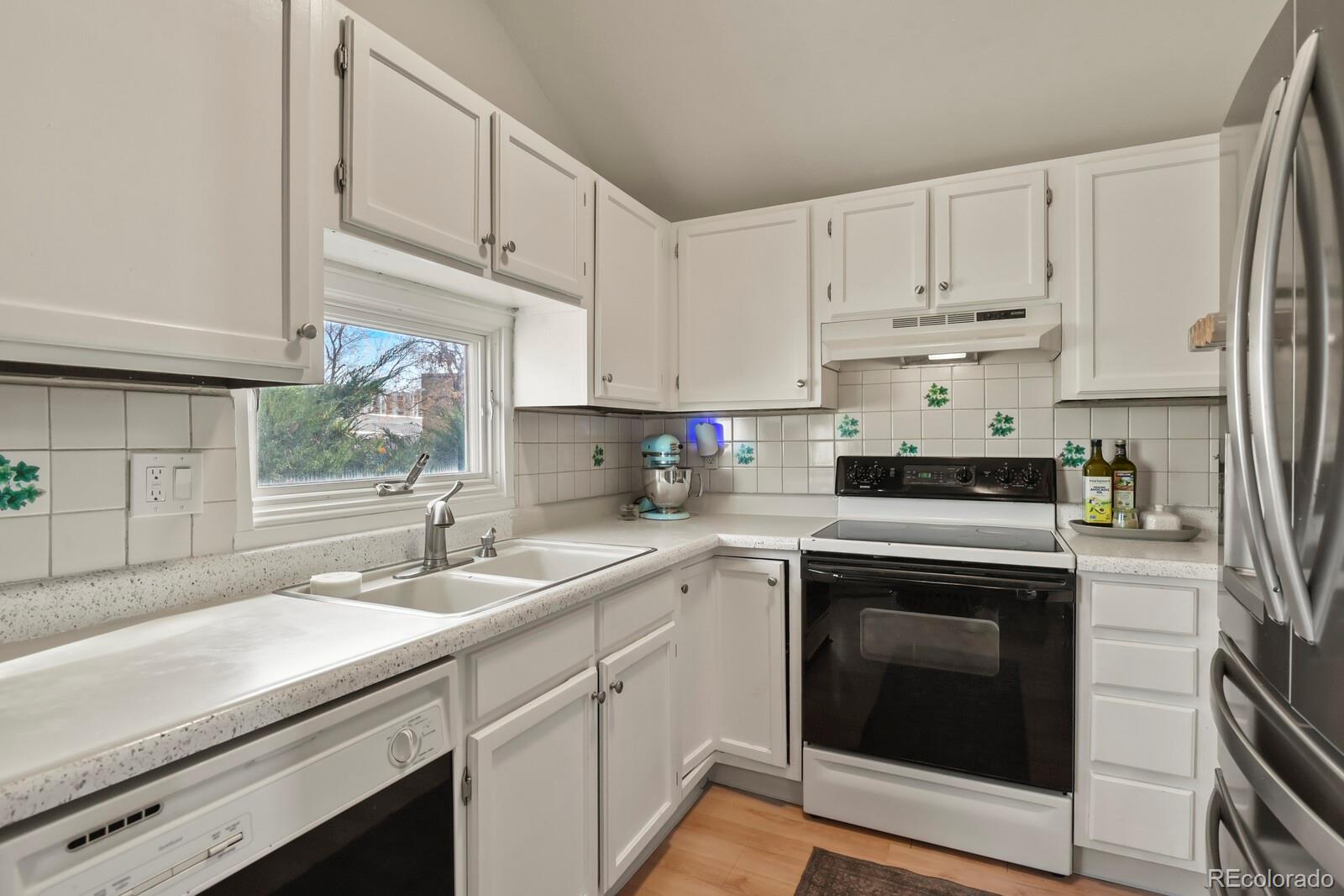 MLS Image #13 for 11991 e cornell circle,aurora, Colorado