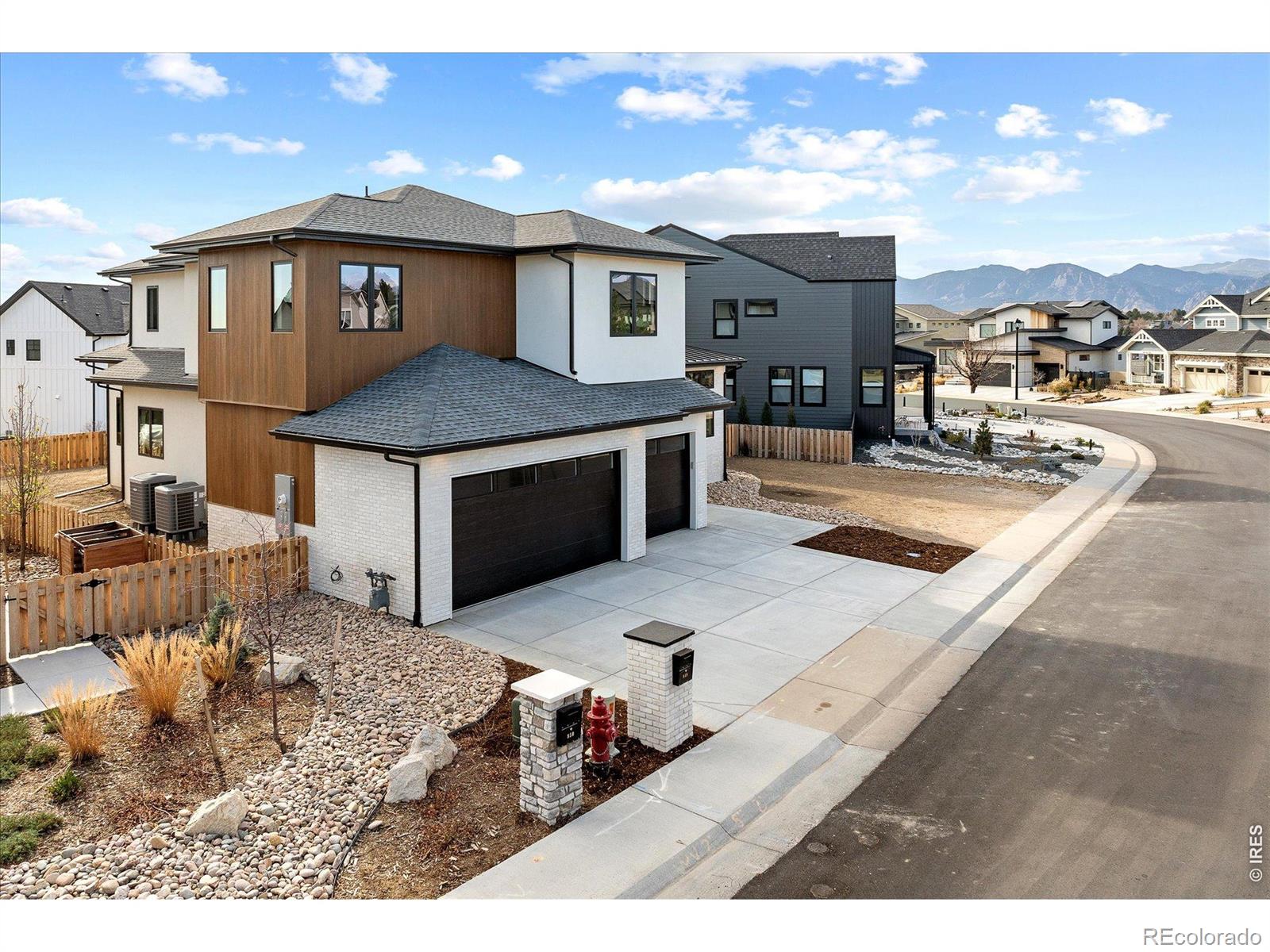 MLS Image #3 for 848  trail ridge drive,louisville, Colorado
