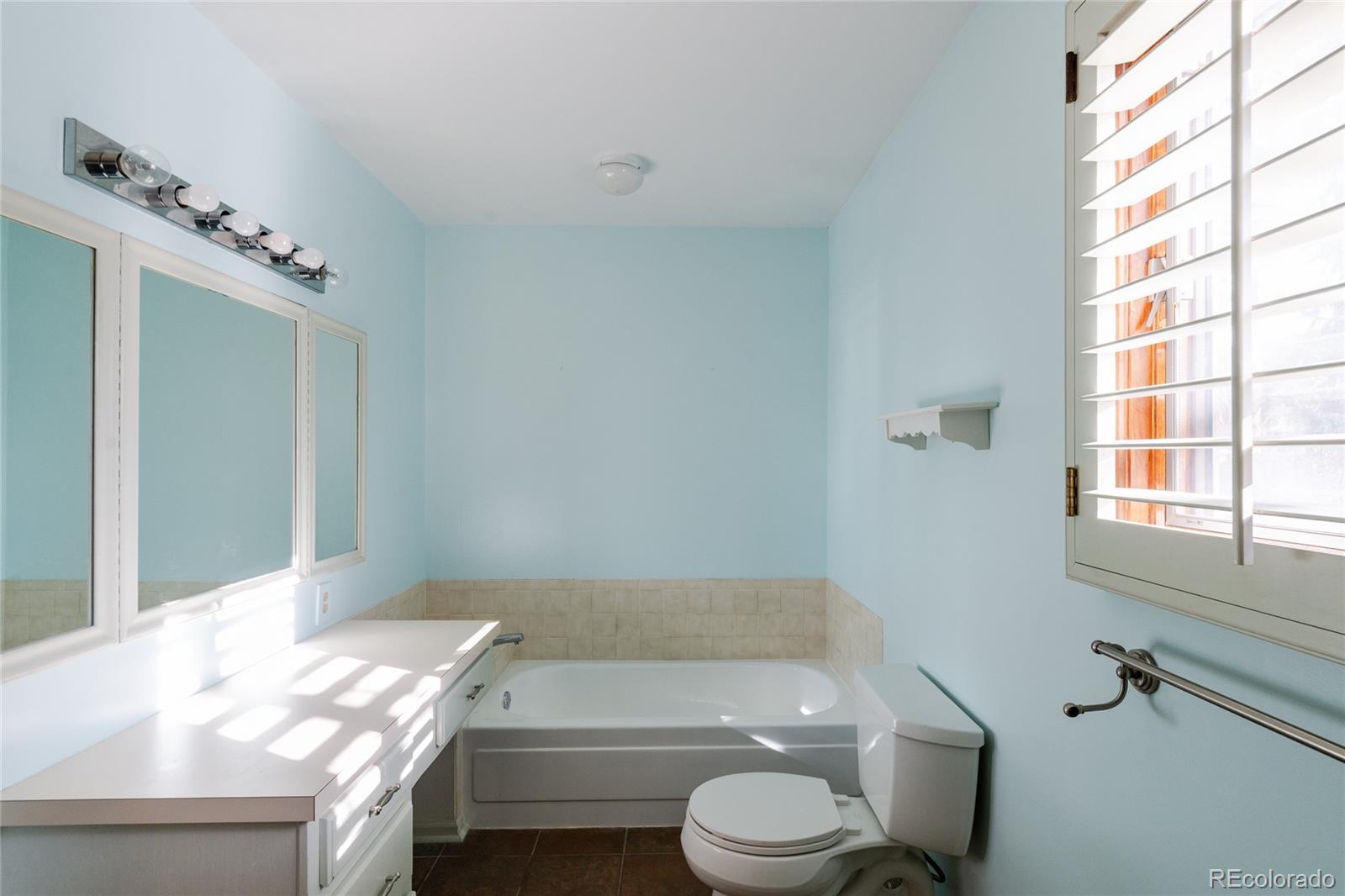 MLS Image #13 for 12280 e vassar drive,aurora, Colorado