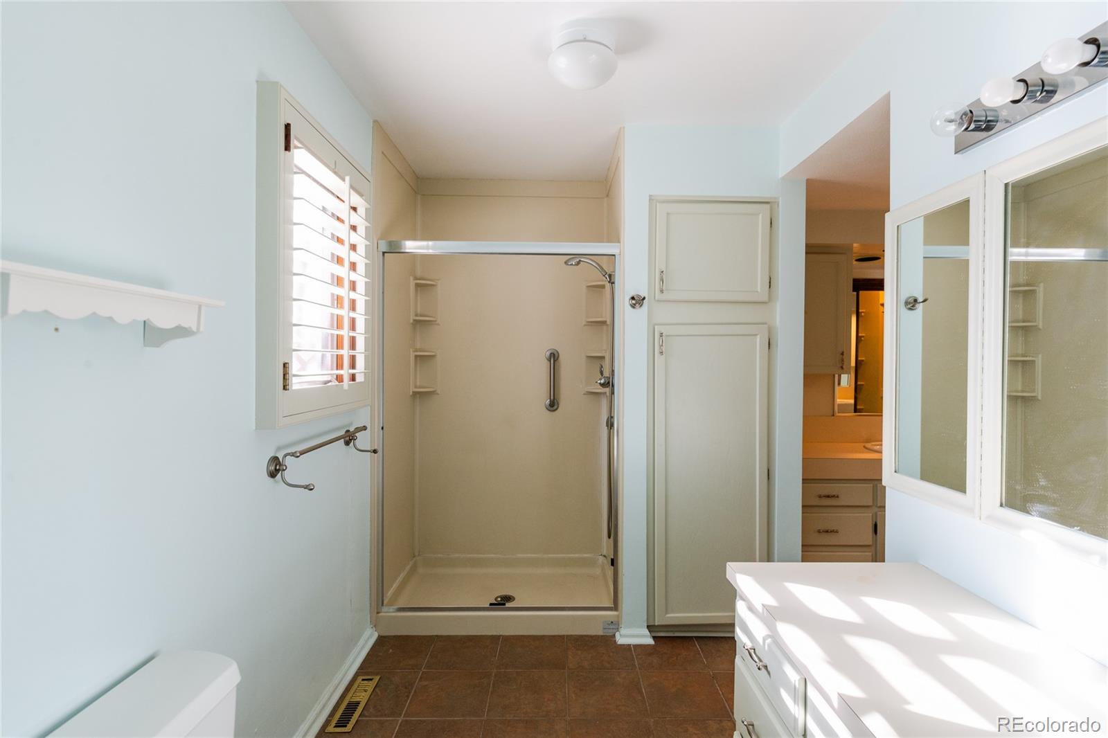 MLS Image #14 for 12280 e vassar drive,aurora, Colorado