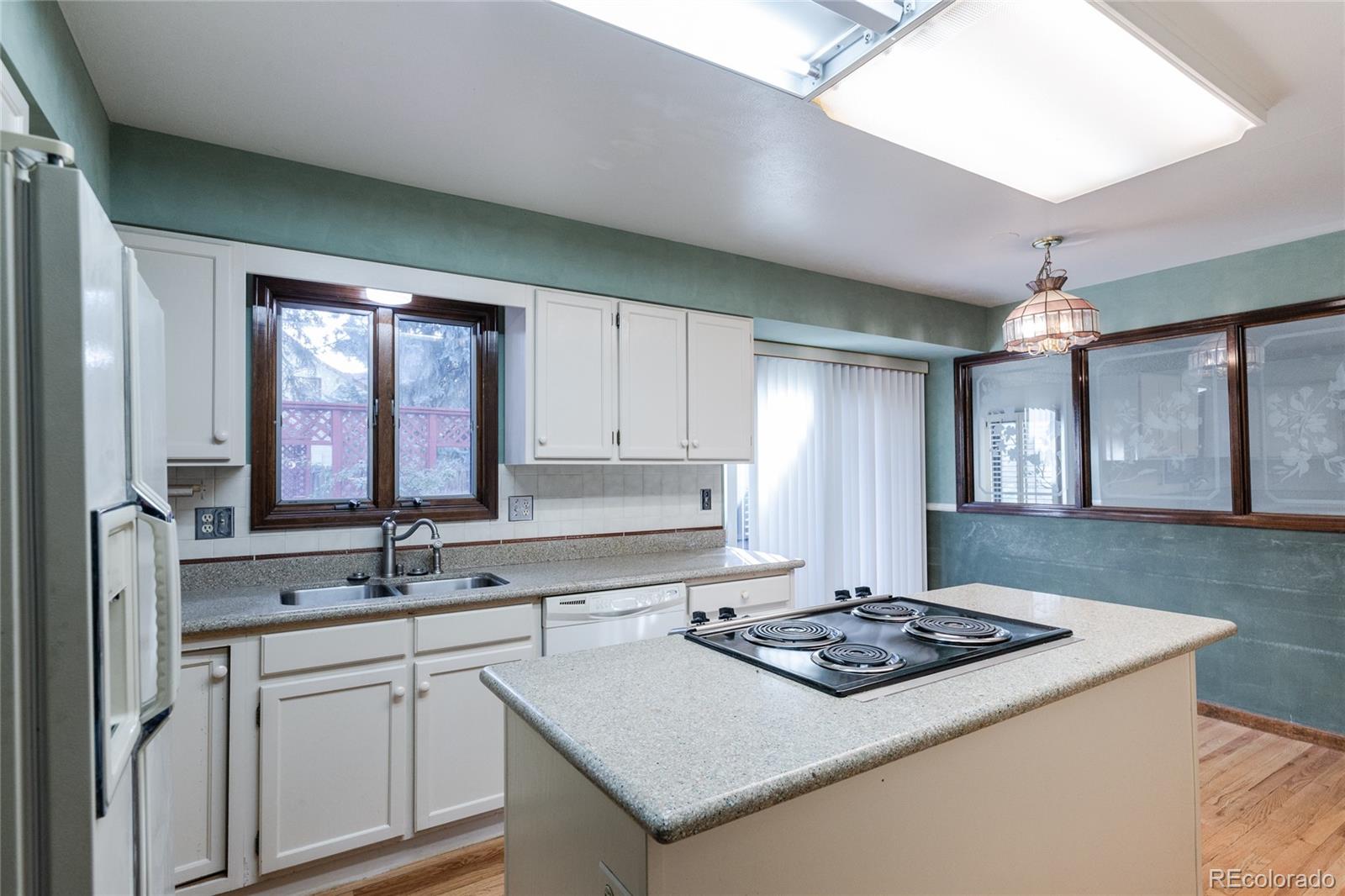 MLS Image #5 for 12280 e vassar drive,aurora, Colorado