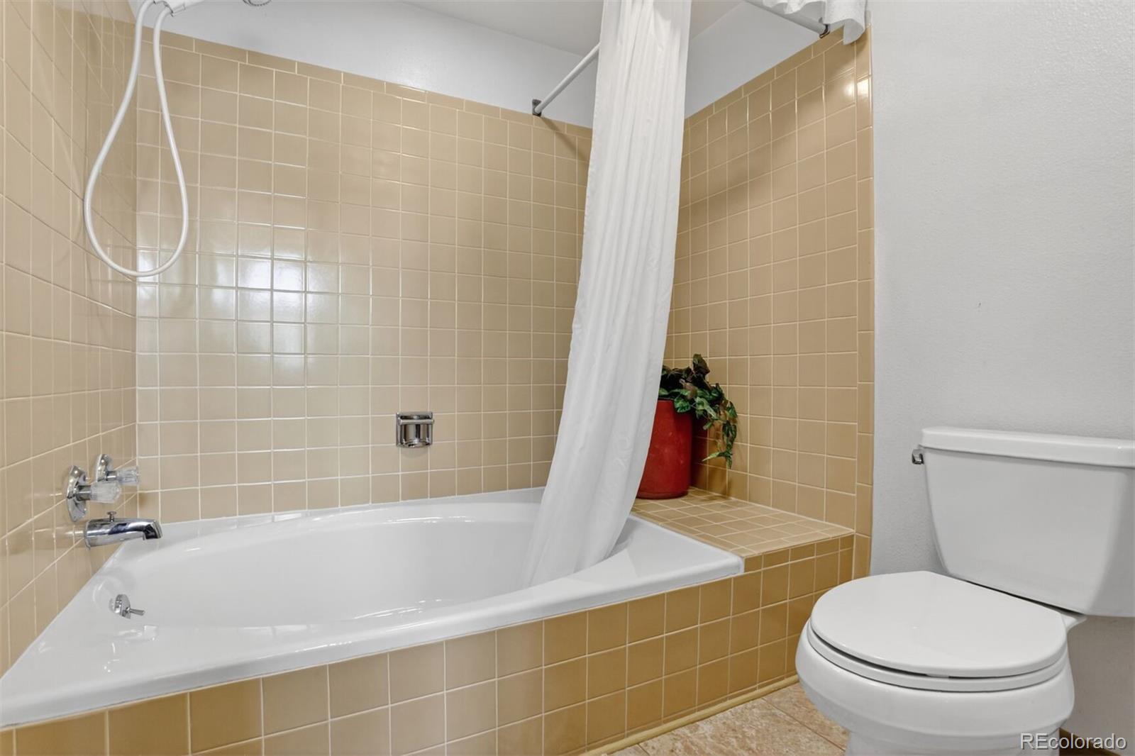 MLS Image #13 for 7933 s trenton street,centennial, Colorado