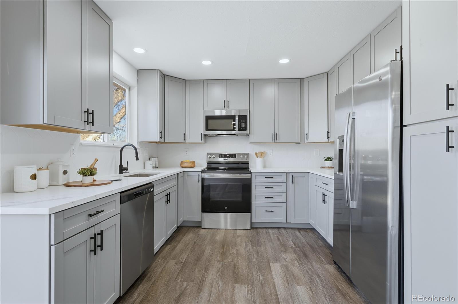 MLS Image #7 for 3173 s nucla street,aurora, Colorado