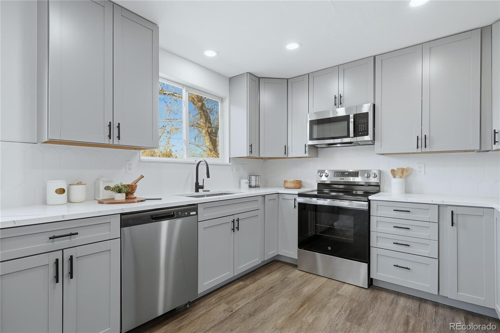 MLS Image #8 for 3173 s nucla street,aurora, Colorado