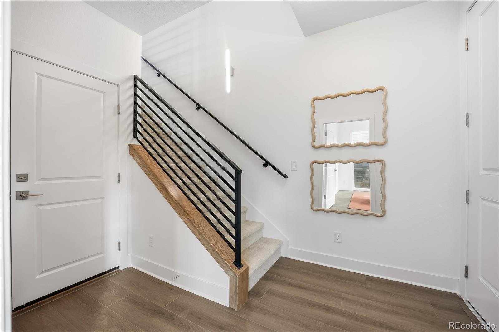 MLS Image #10 for 10916 e hinsdale circle,englewood, Colorado