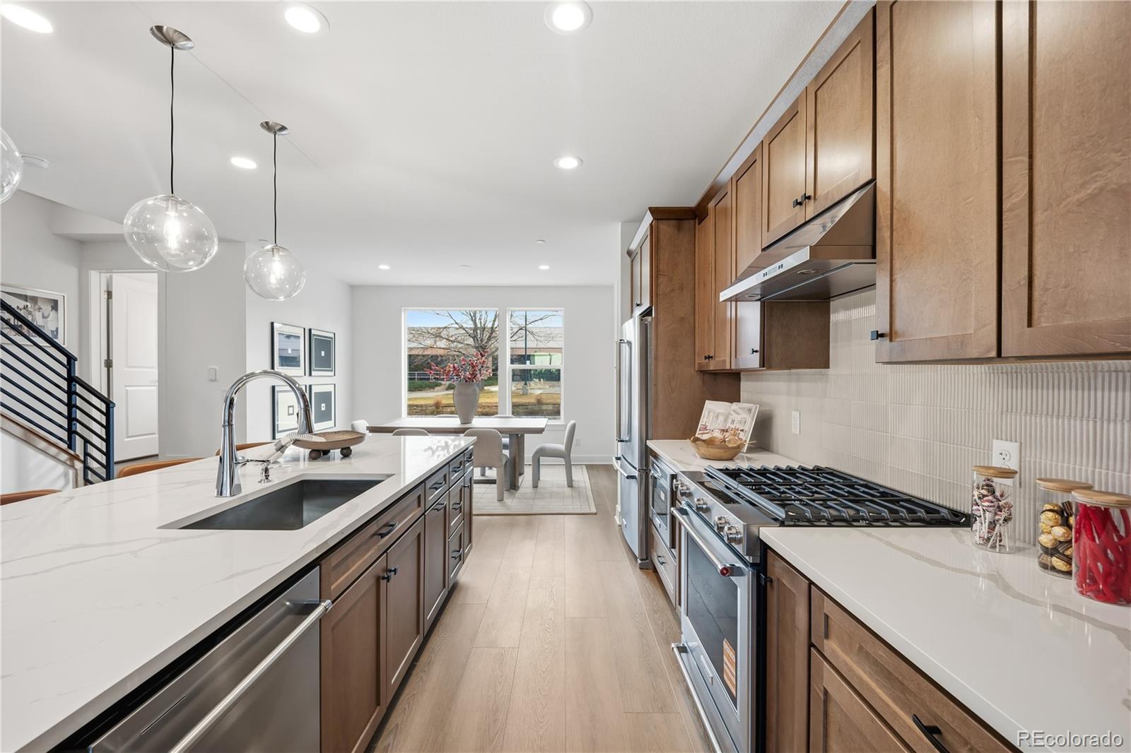 MLS Image #6 for 10916 e hinsdale circle,englewood, Colorado