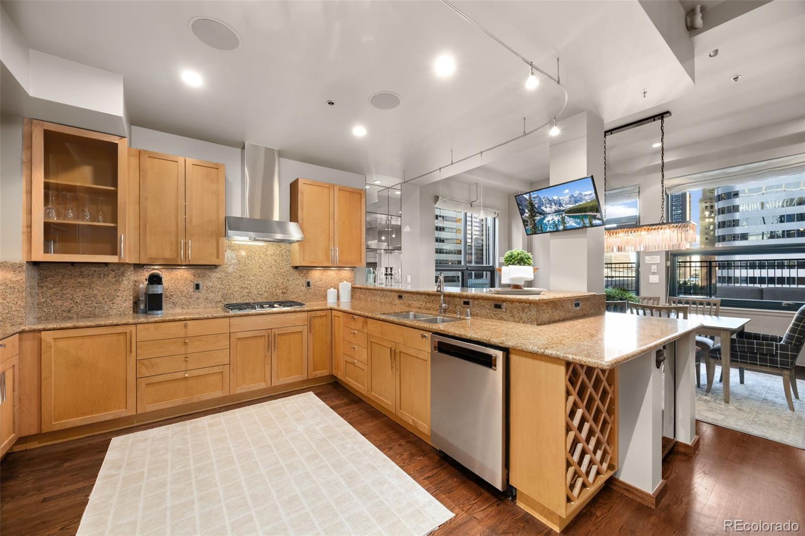 MLS Image #10 for 1800  lawrence street 505,denver, Colorado