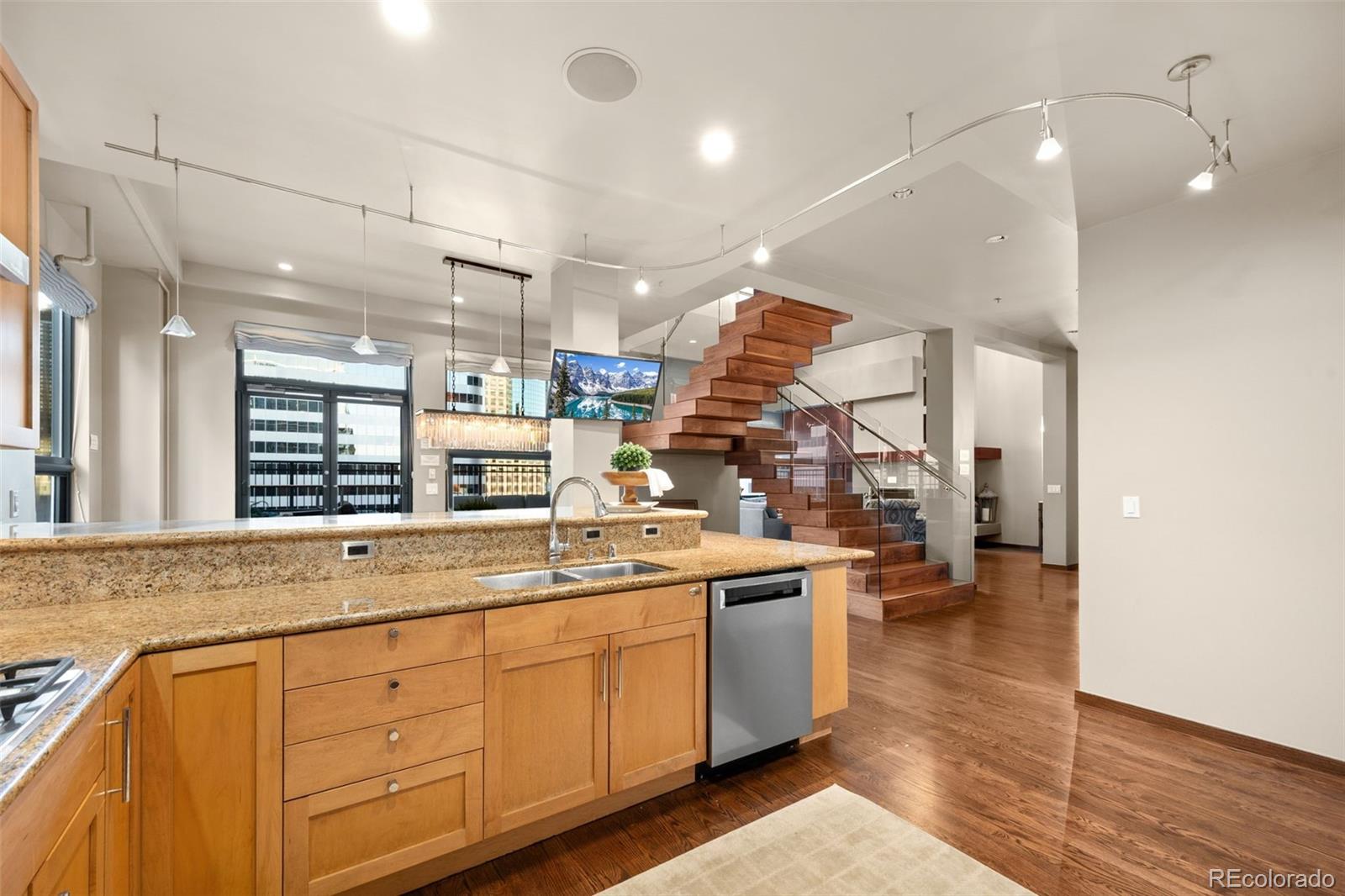 MLS Image #8 for 1800  lawrence street 505,denver, Colorado