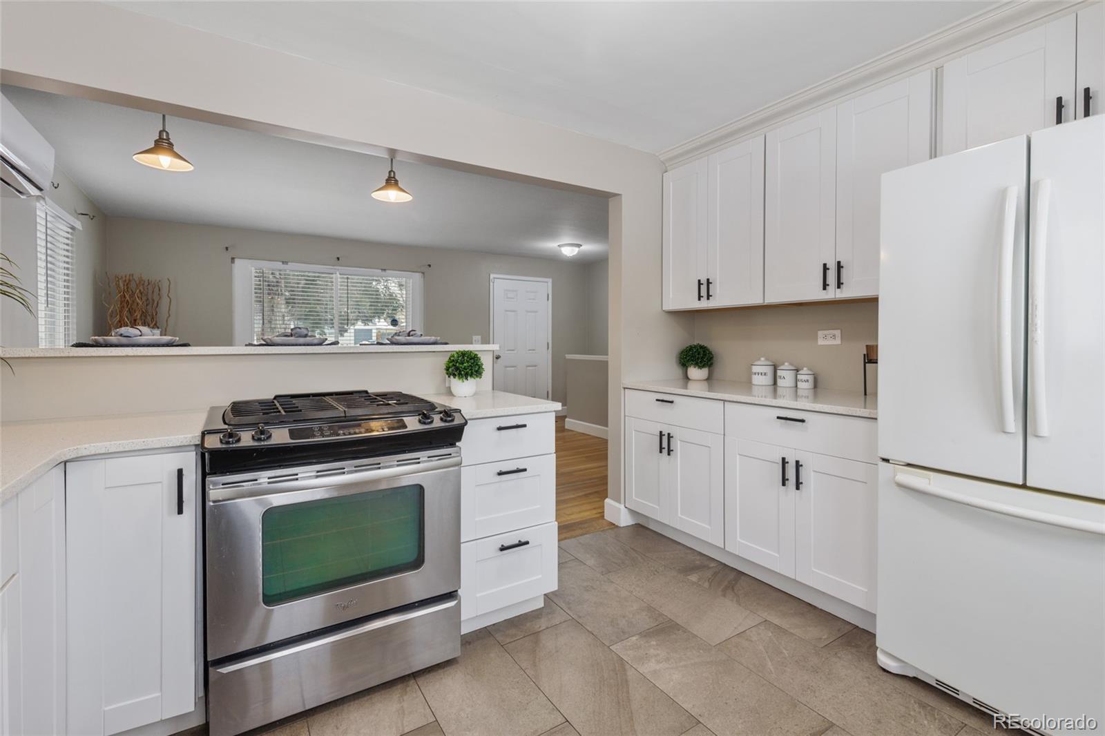 MLS Image #18 for 2217 s cherry street,denver, Colorado